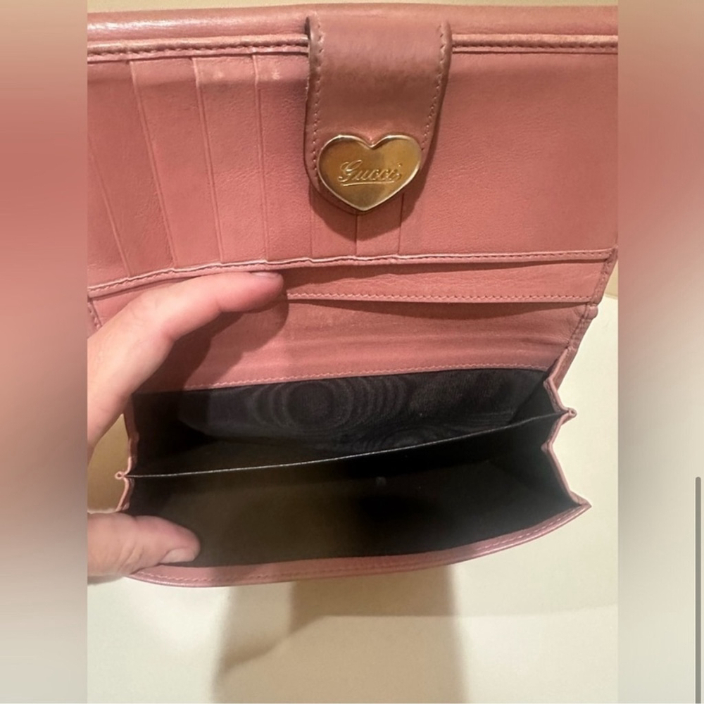 GUCCI | Brown and Pink Bifold Wallet with Heart Detail - Picture 4 of 9